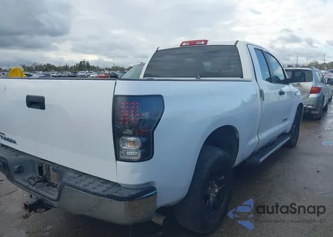 2008 Toyota Tundra Base 4.7L V8 z USA, uszkodzony, nr VIN 5TFRT54148X023962